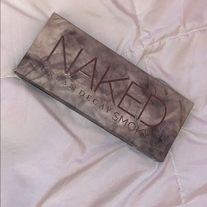 Urban Decay- Smokey Eye Shadow Palette